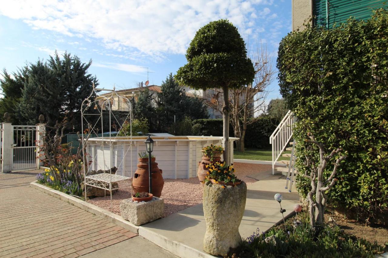Villa Le Fate Dimora Di Charme Con Piscina Lazise Exterior foto