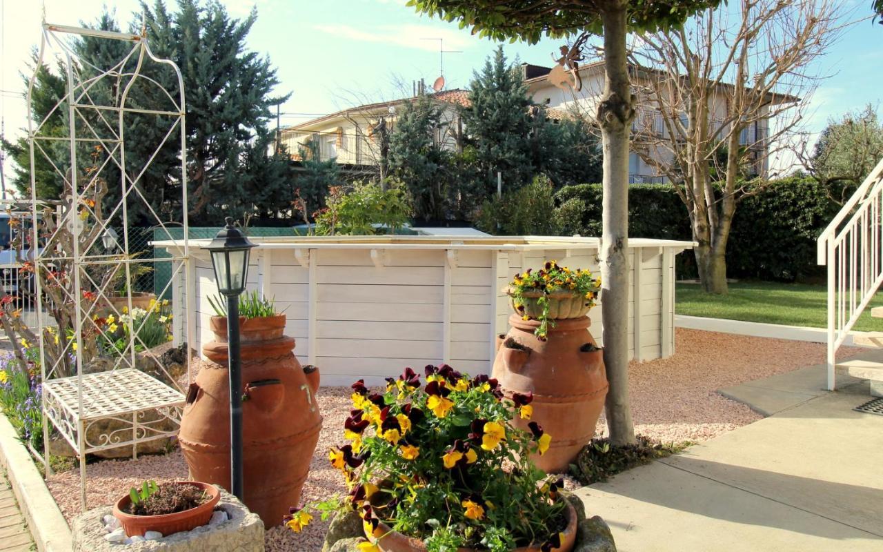 Villa Le Fate Dimora Di Charme Con Piscina Lazise Exterior foto