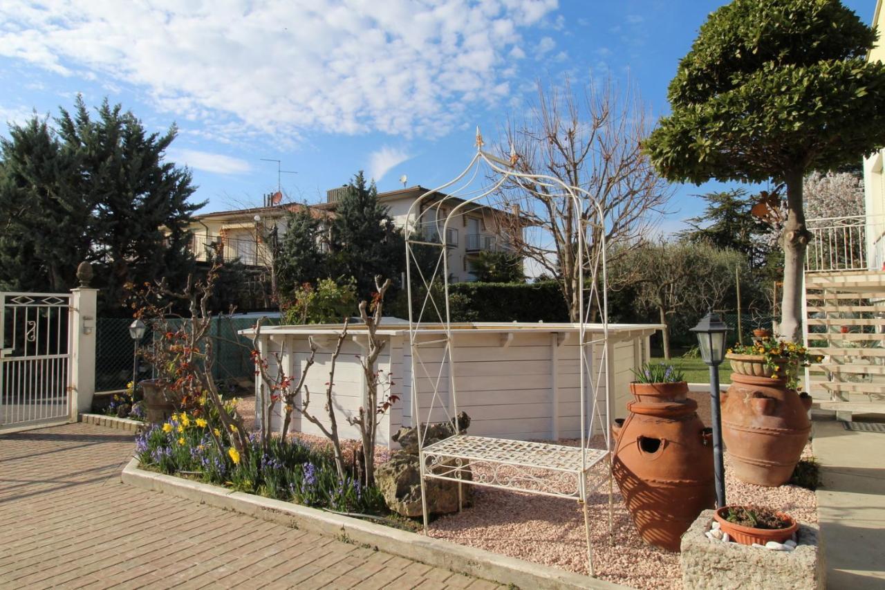 Villa Le Fate Dimora Di Charme Con Piscina Lazise Exterior foto